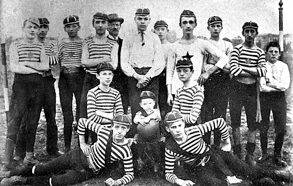 Gründungsmannschaft: in der Mitte der 1. Vorsitzende Lothar Winestädt, weitere Spieler: Steffen, Frensch, Lambaiet, Rosenthal, Mörsch, de Welk, Kern, Willy und Lorenz.