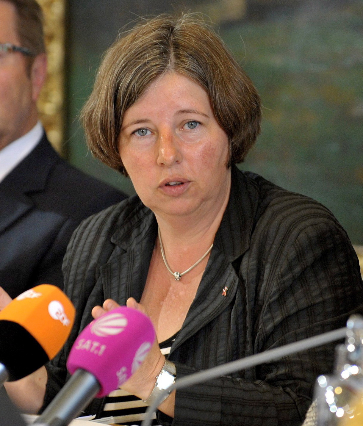 Auch Bausenatorin Katrin Lompscher kämpfen gegen Teuer-Mieten.