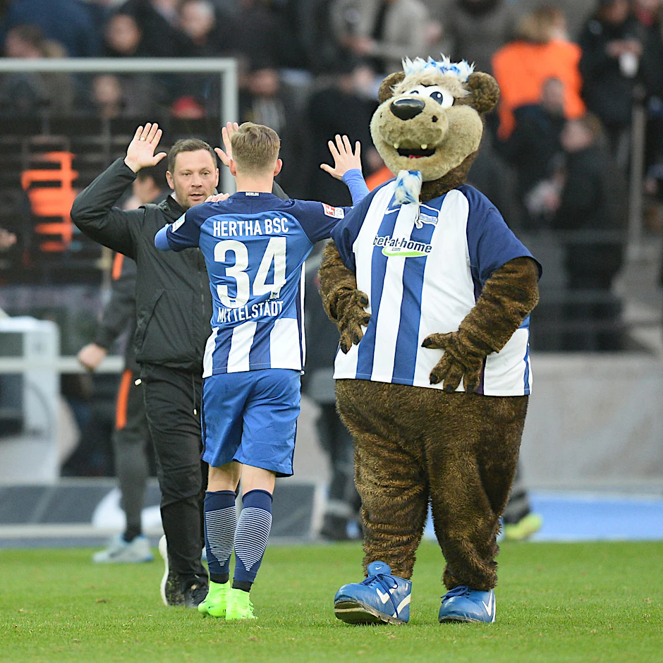 Weiter so! Pal Dardai schickt Maxi Mittelstädt gerne aufs Feld. Freitag sogar von Beginn an.