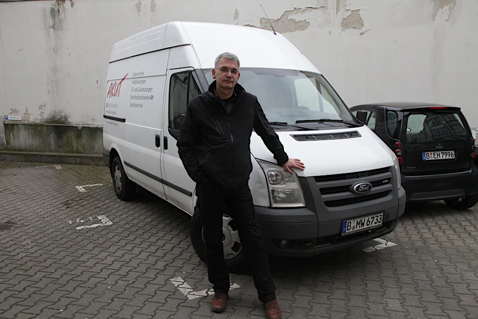 Chef Christoph Masseis (51) müsste acht Fahrzeuge neu anschaffen. Das wäre teuer.