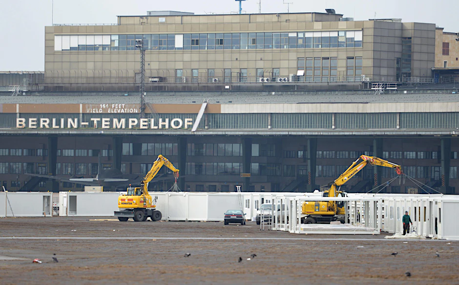 In Tempelhof sollen 976 Container für bis zu 1120 Menschen entstehen.