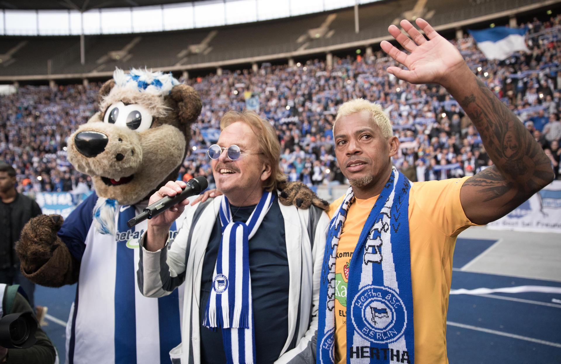 Image - 125 Jahre Hertha BSC: Hymnen-Schöpfer Frank Zander starb  im Tatort den Filmtod