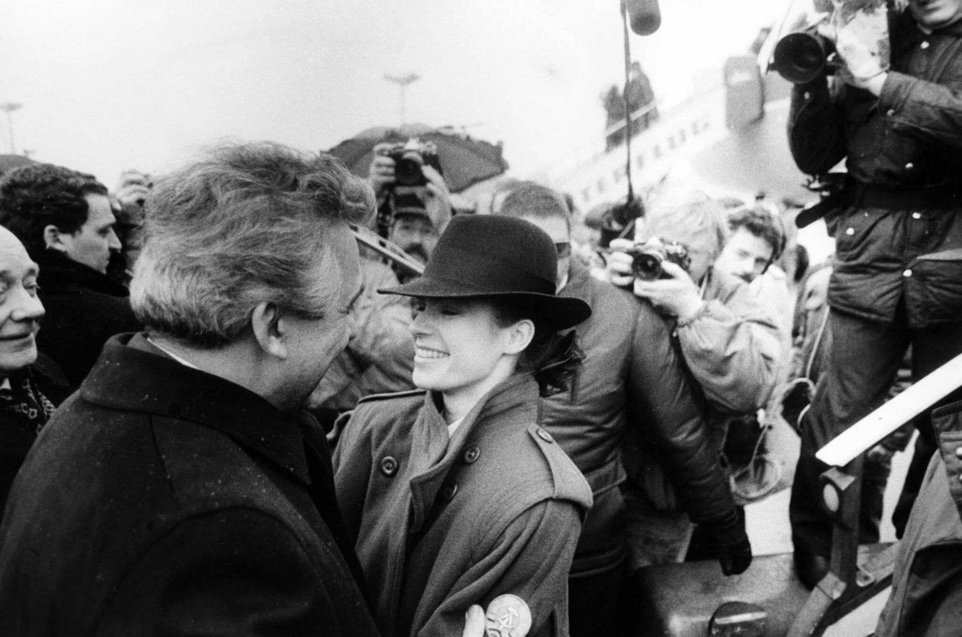 Egon Krenz suchte gerne die Nähe zu DDR-Promis wie Eis-Star Kati Witt.