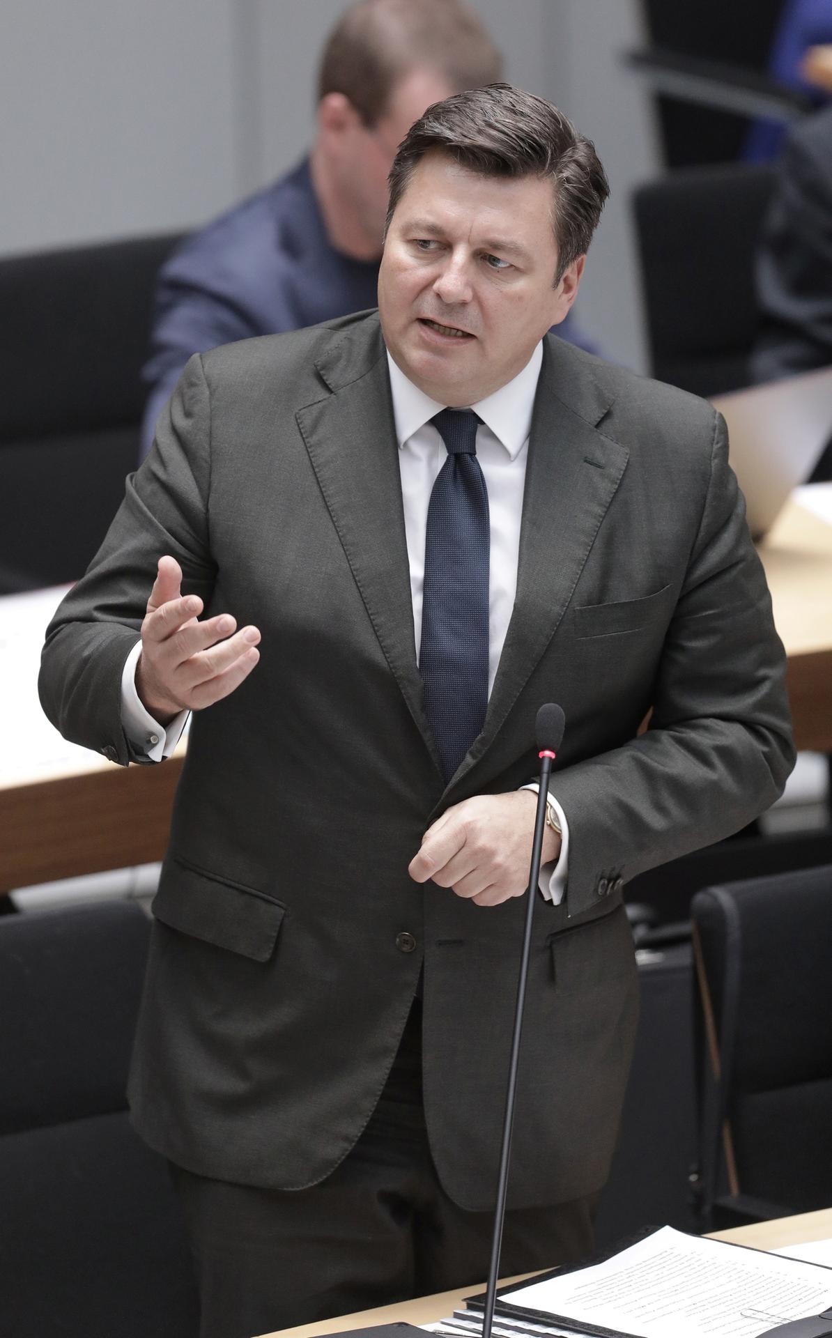 Andreas Geisel spricht bei einer Sitzung des Abgeordnetenhauses.
