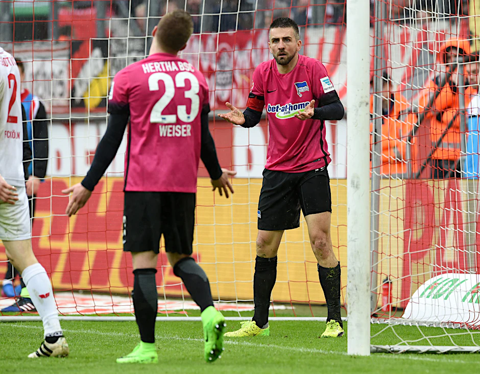 Der ganze Vedad Ibisevic ist eine Frage, Mitch Weiser keine einzige Antwort.