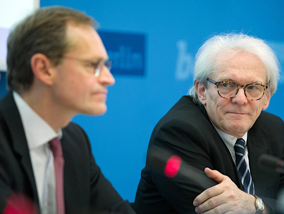 Michael Müller und Karl Max Einhäupl bei der Vorstellung der Bilanz. Dazu gehört auch, dass das sanierte Bettenhaus seit Dezember bezogen wird.