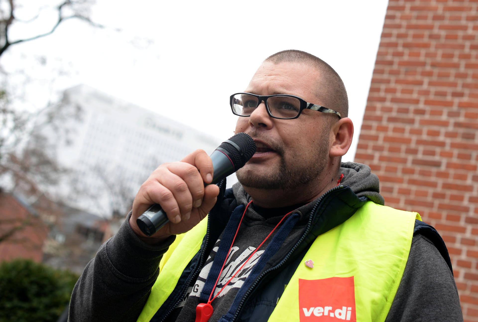 Die Nase voll: Daniel Turek hat die „Nase voll von Vertröstungen und Absichtserklärungen“- durch Senat und Charité.