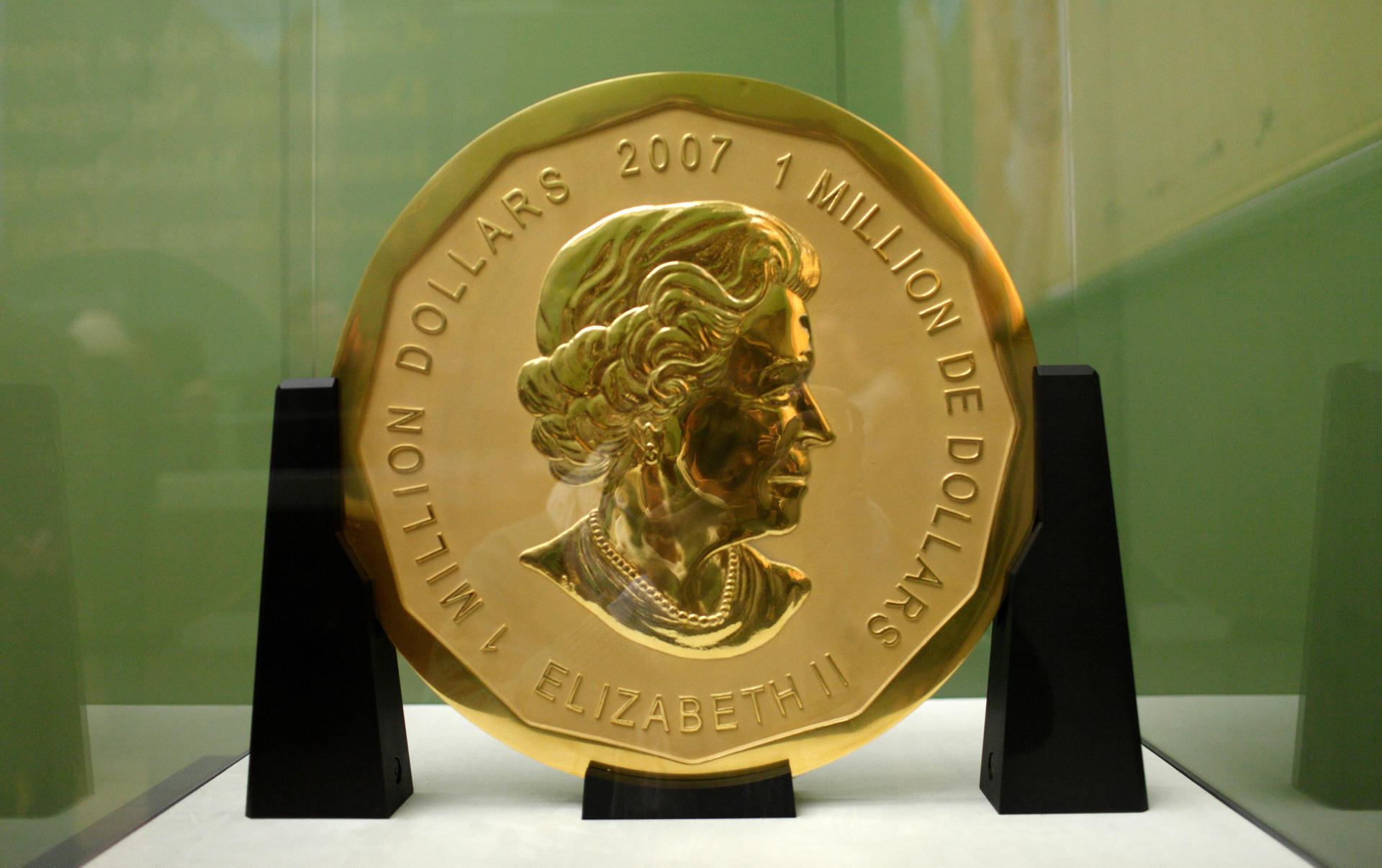 Ein Trumm aus hundert Kilogramm Gold: Die Münze hat einen Materialwert von ca. 3,7 Millionen Euro. 