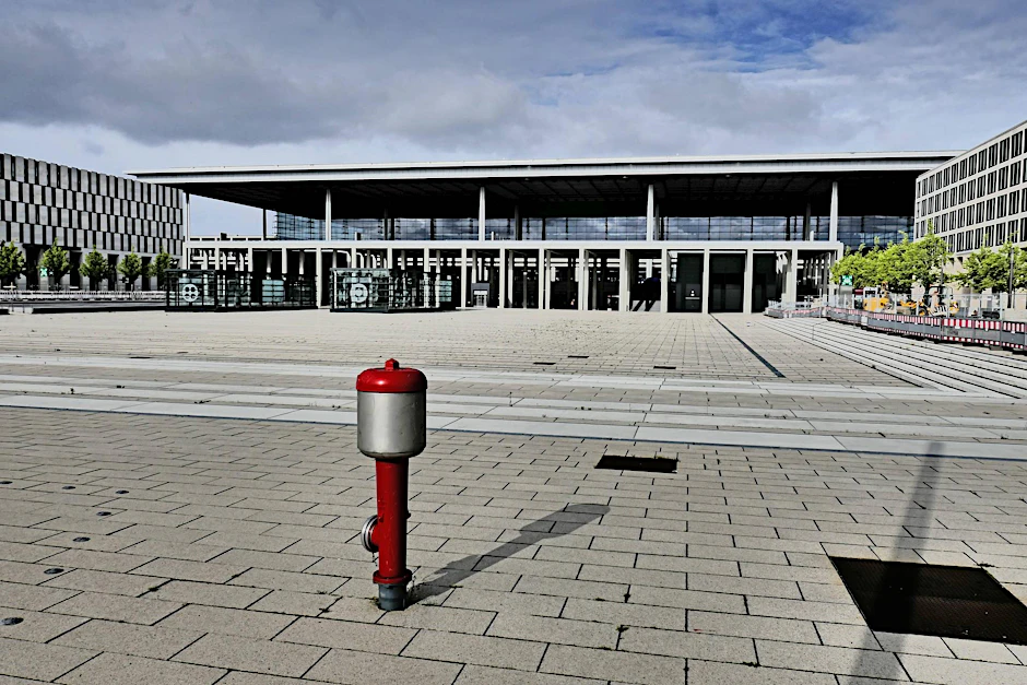 Gähnende Leere am Flughafen BER.
