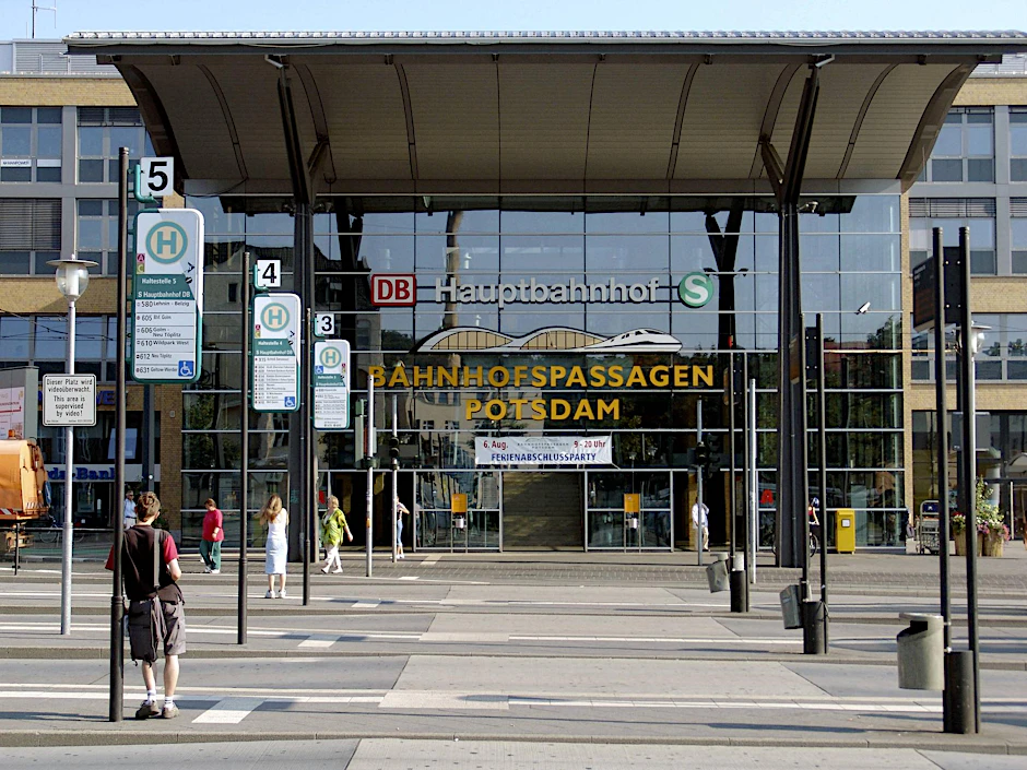 Der Hauptbahnhof in Potsdam wurde am Dienstagvormittag geräumt.