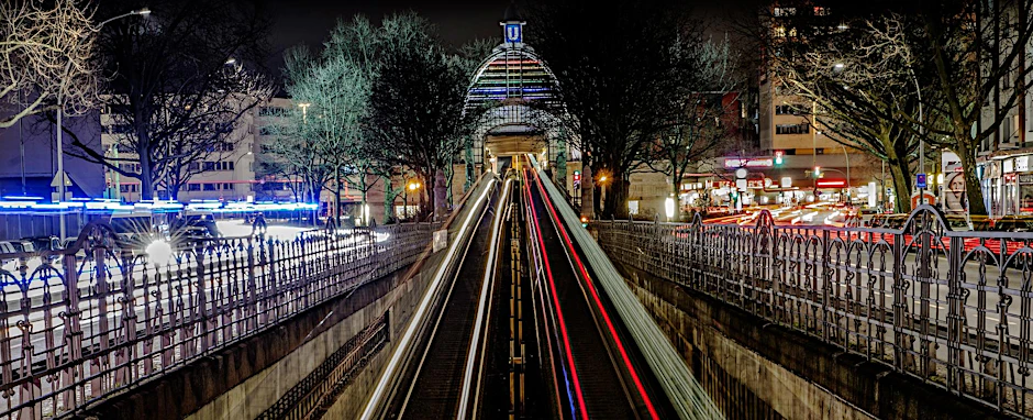 Abendlicher U-Bahnhof Nollendorfplatz