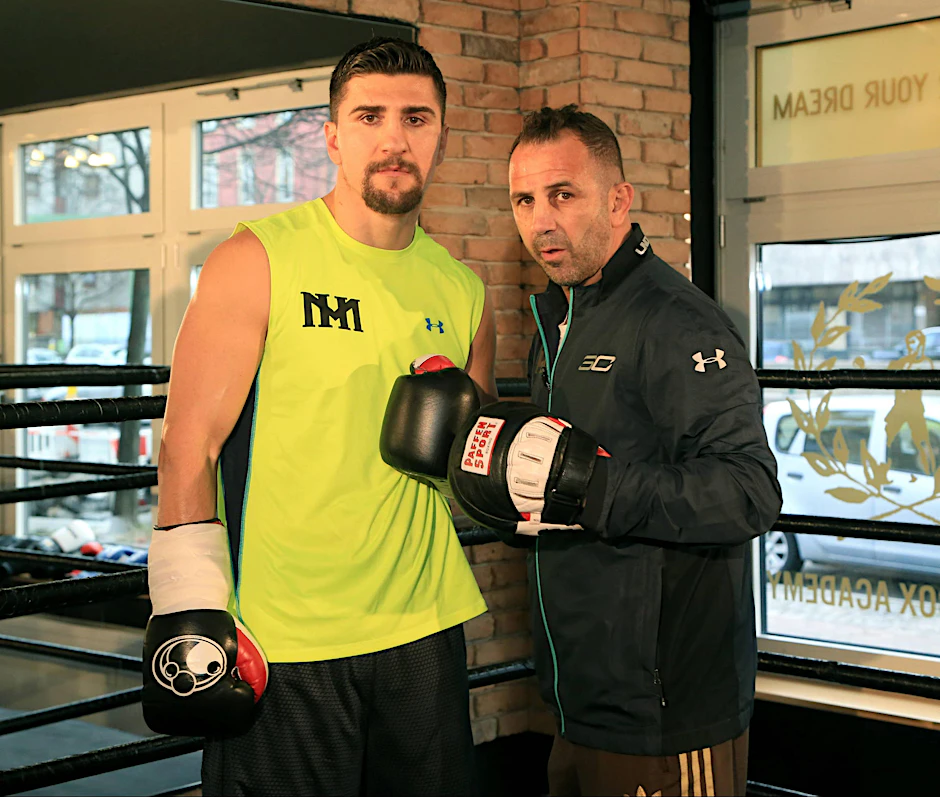 Marco Huck trainiert mit seinem Trainer Oktay Urkal in der Fight + Box Academy in der Bundesallee. 