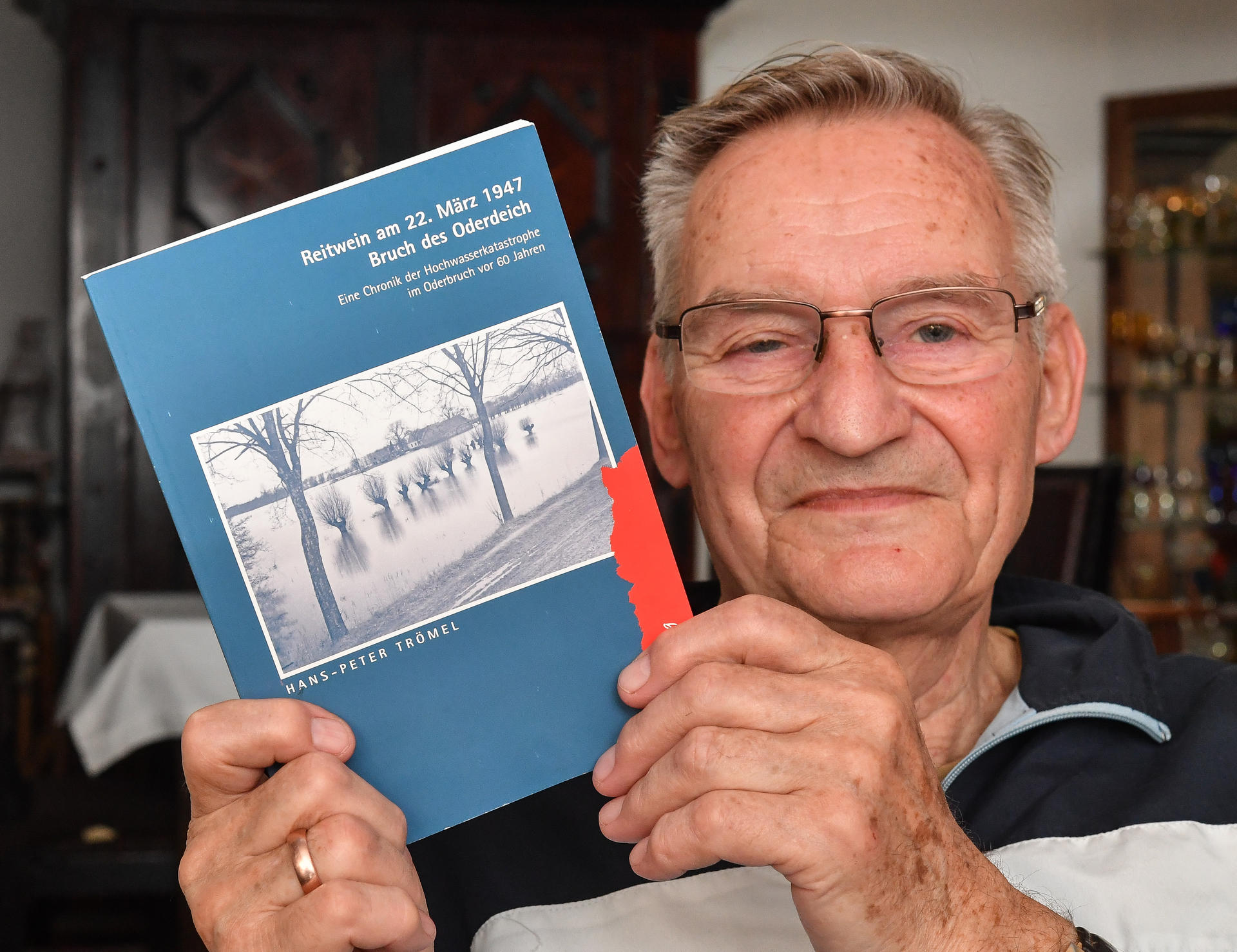 Hans-Peter Trömel schrieb ein Buch über das Oderhochwasser.