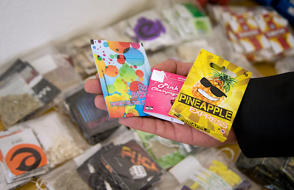 Wundertüten mit mitunter tödlicher Wirkung: Legal Highs aus dem Online-Shop.
