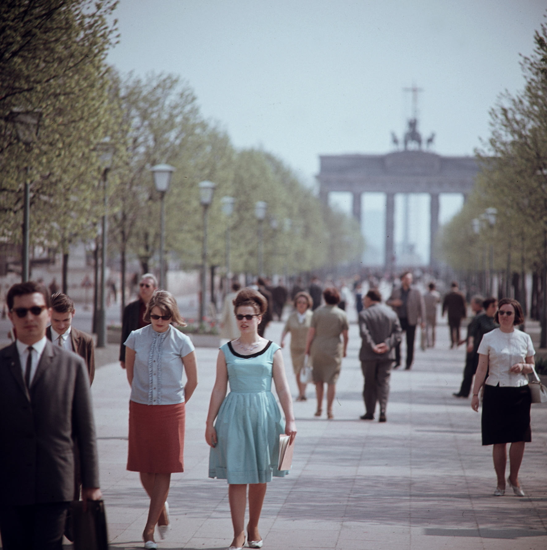 Berlins schönste Sackgasse: 1966 endet die Straße vor der Grenze. 