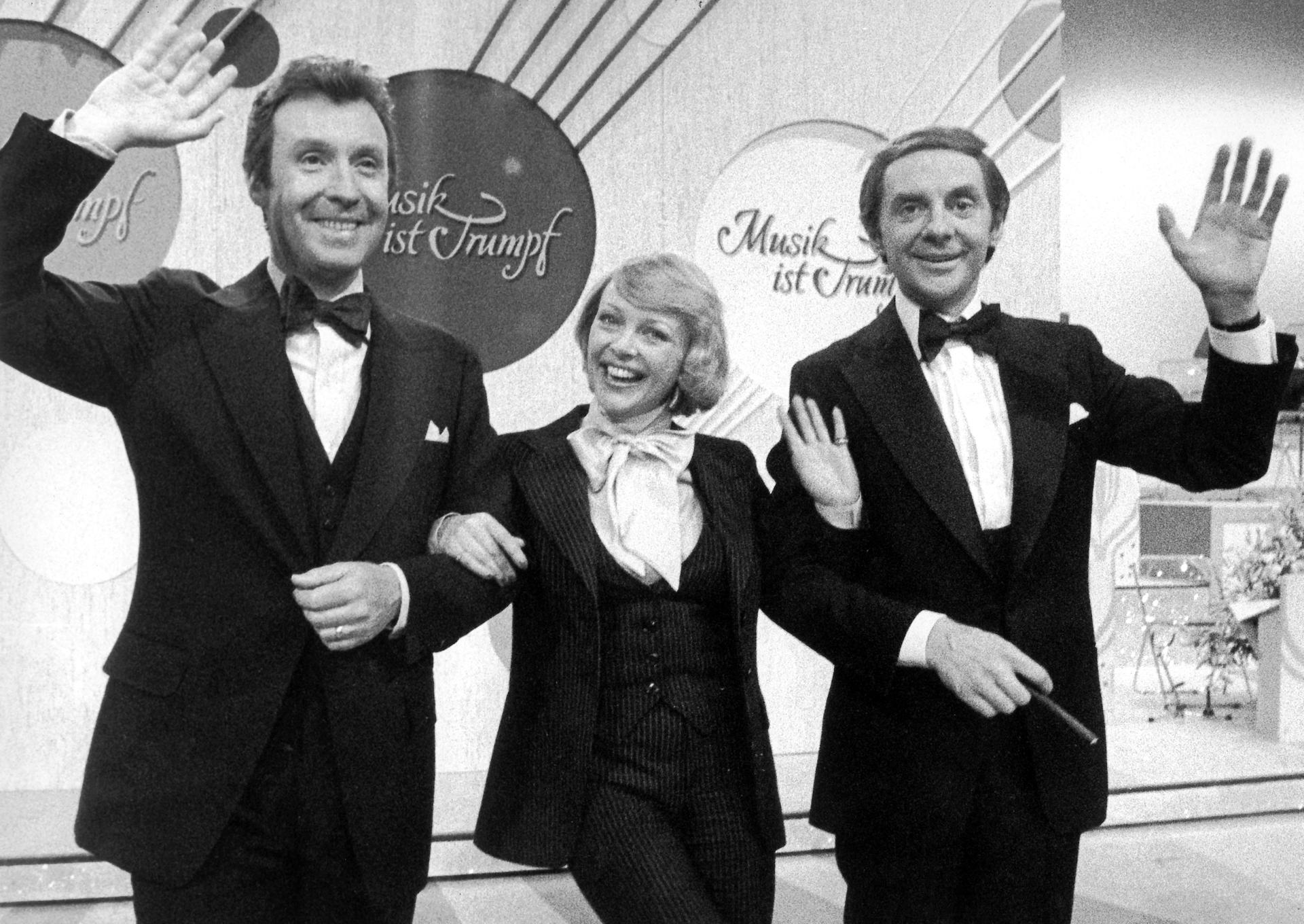 Drei Legenden des deutschen Fernsehens: Peter Alexander, Barbara Schöne und Harald Juhnke.