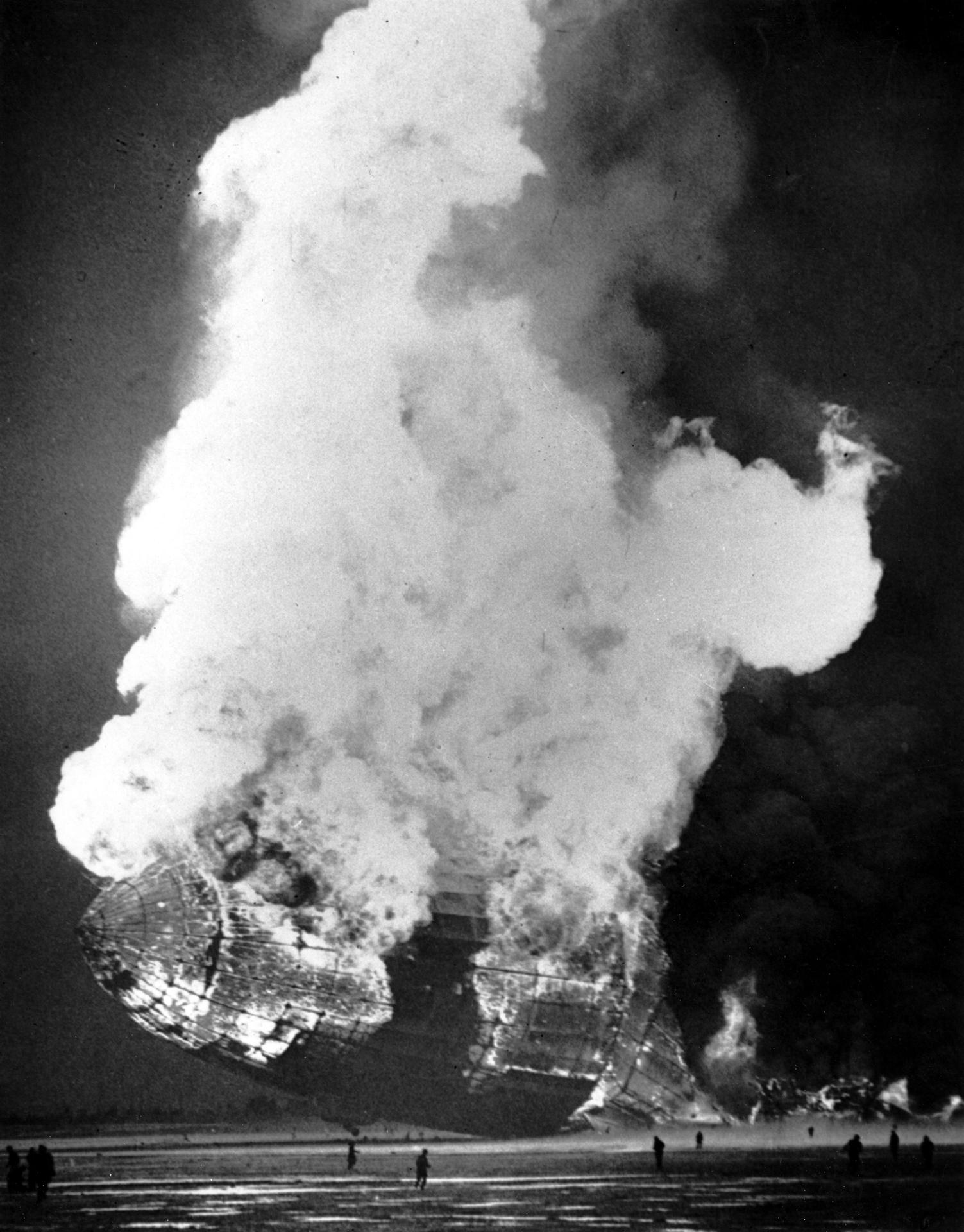 35 Menschen an Bord der Hindenburg sowie ein Mitglied der Bodencrew kamen bei dem Unglück ums Leben.