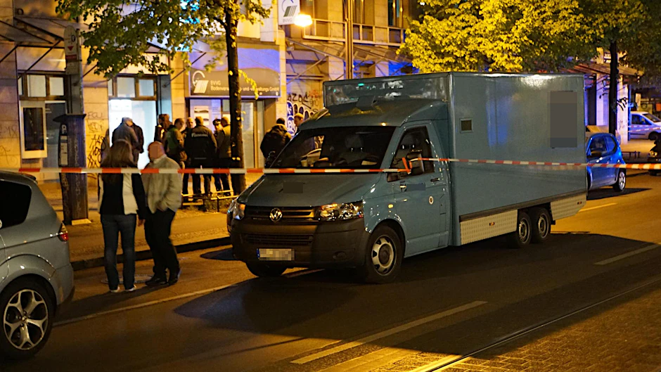 Ein gepanzerter Geldtransporter der Firma Ziemann. Sie ist spezialisiert auf Werttransporte. 