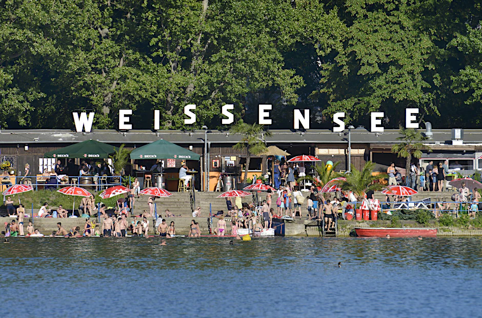 Sommer-Badespaß am Strandbad Weißensee: In diesem Jahr droht er wegen einer zerstörten Abwasseranlage auszufallen.