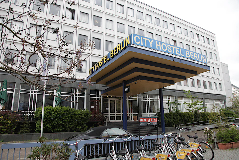 Dieses Hostel in der Glinkastraße in Berlin-Mitte soll geschlossen werden.