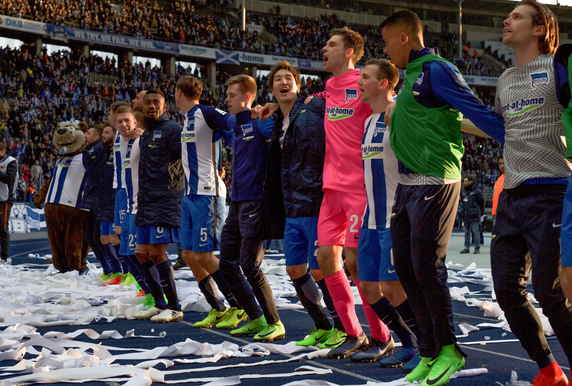 Rauschendes Abschiedsfest aus der Bundesliga für Darmstadt – oder feiern Herthas Profis nach dem Abpfiff den Einzug in die Europa League? 