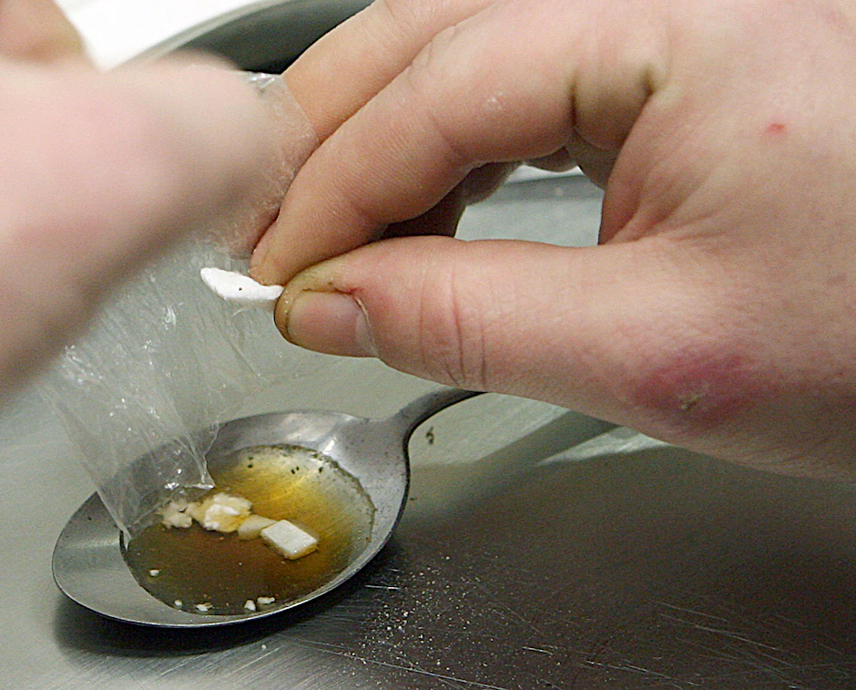 Gefählicher Stoff. Heroin gehört zu den häufigsten illegalen Drogen, die Süchtige sich spritzen.