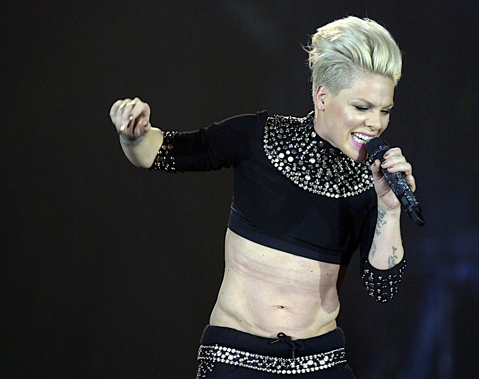 Die US-Rock-Lady Pink lässt es in Berlin gleich zweimal richtig krachen. Am 11. und 12. August spielt sie in der Waldbühne.  