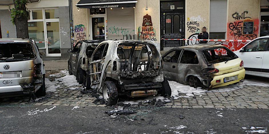 Vor einigen Wochen brannten im Schillerkiez Autos. Die Lokalzeitung kritisierte den Anschlag.