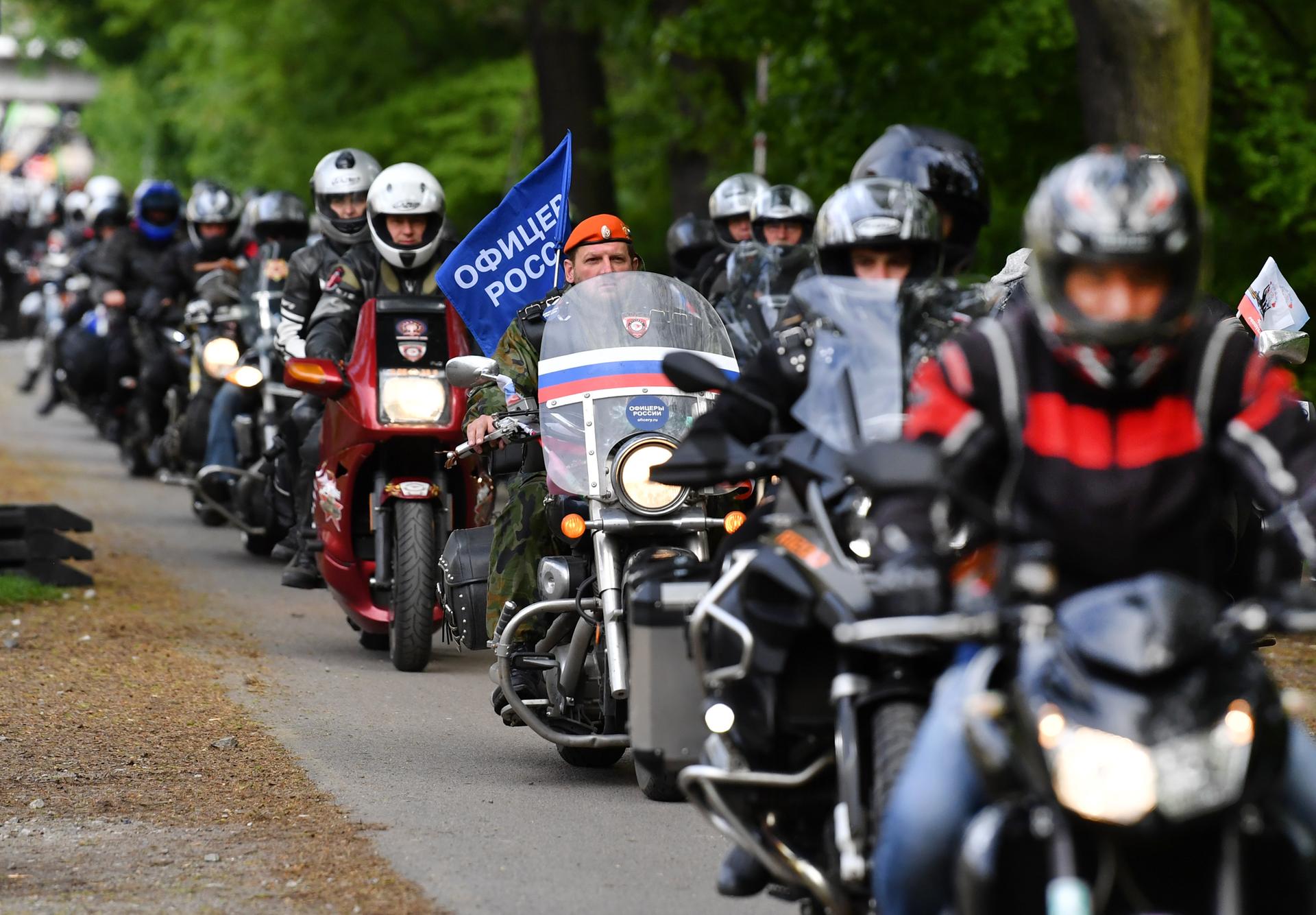 Mit ihrer Fahrt will die Rockergruppe an das Ende des Zweiten Weltkrieges und den Sieg über das nationalsozialistische Deutschland erinnern.