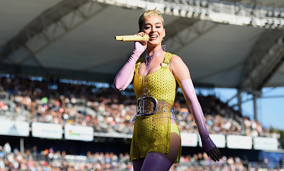 Katy Perry möchte gemeinsam mit ihren Fans ihr neues Album anhören.