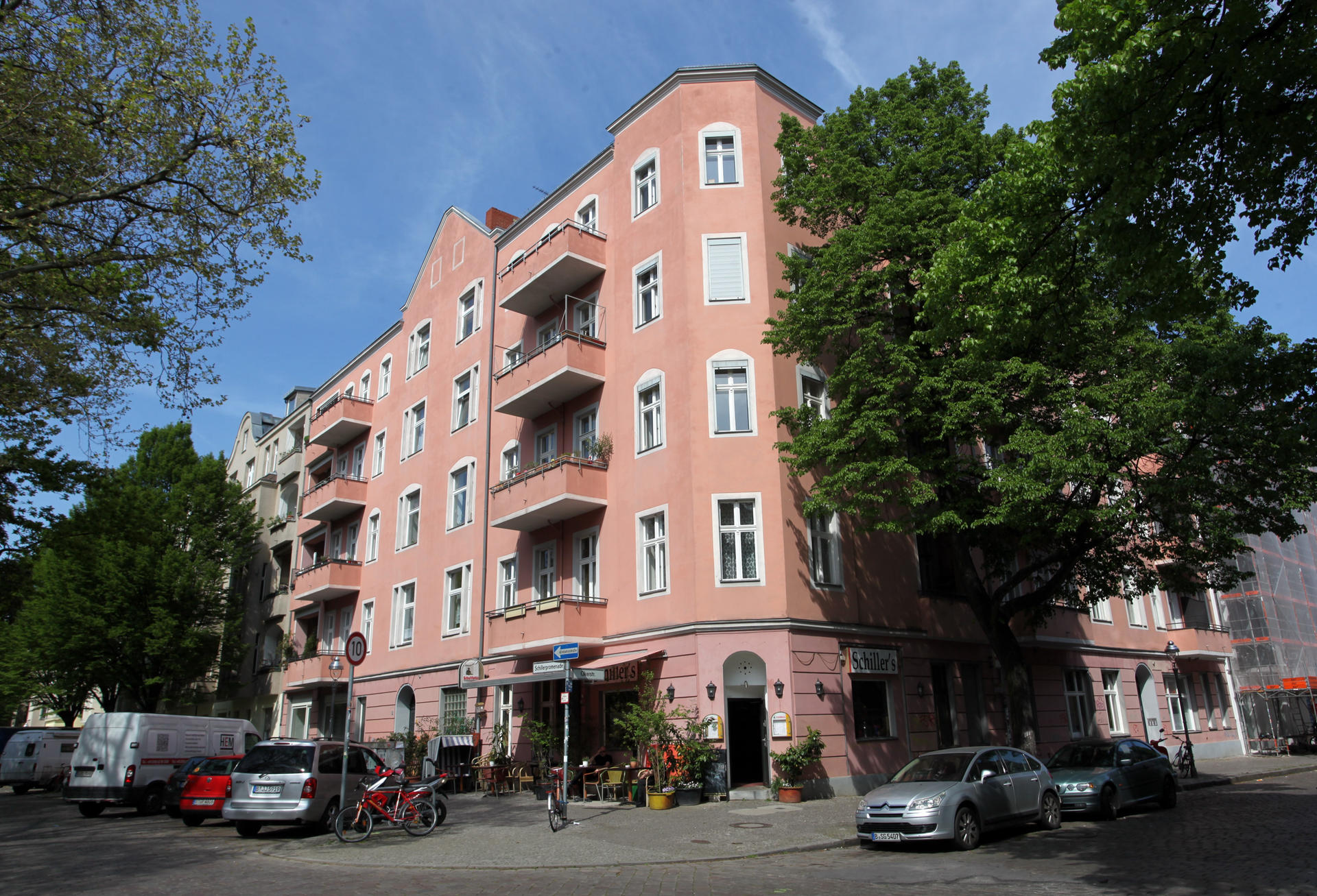 Die Kneipe Cafer Schiller´s in der Schillerpromenade 26.