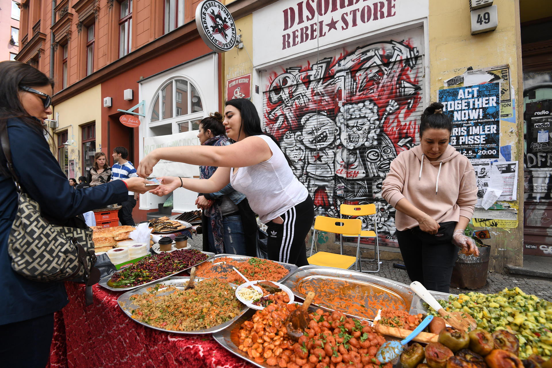 Ausprobiert: Türkische Leckereien gibt es an vielen Ständen.