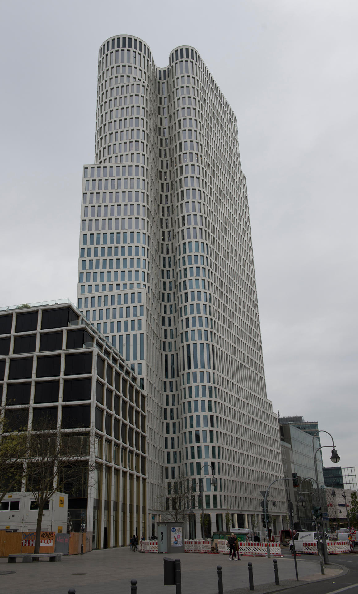 Der weiße Riese prägt schon jetzt das Bild der City-West.