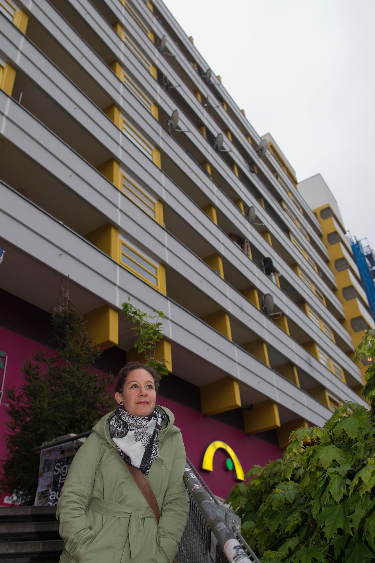 Beton und Satellitenschüsseln: Die Fassade des „NKZ“ ist unverkennbar.