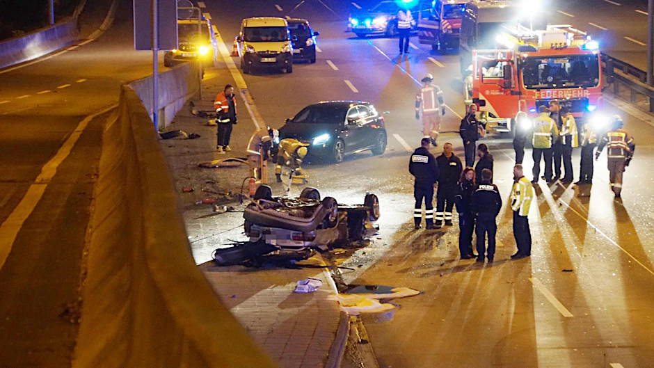 Die Unfallstelle auf der A 100.