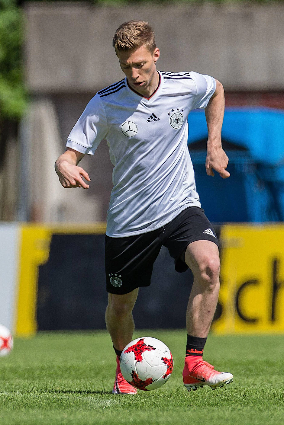 Mitchell Weiser (23) ist seit der U16 fester Bestandteil der DFB-Nachwuchsmannschaften, machte acht Spiele in der U21.