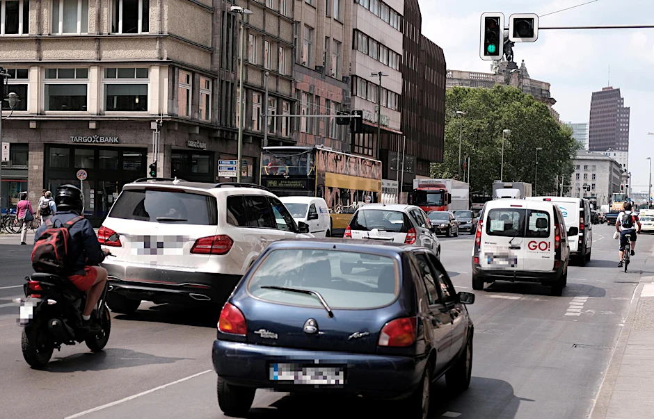 Stink-Alarm: Der Verkehr ist an der Leipziger Straße oft dicht und zähflüssig. 