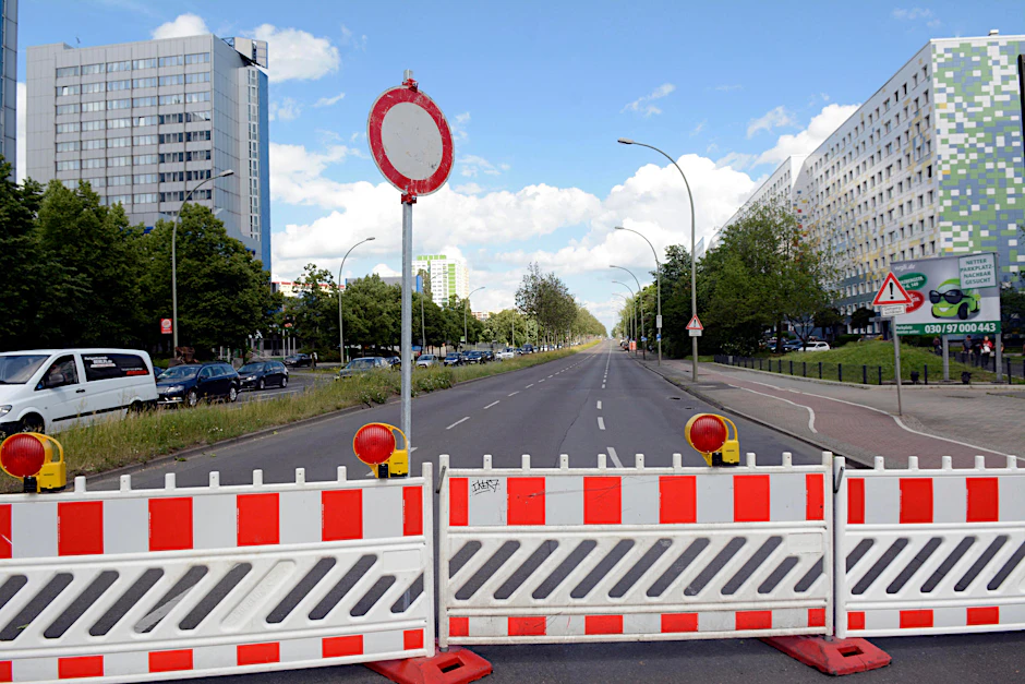 Stadtauswärts geht auf der Landsberger Allee nichts mehr – bis Juli.