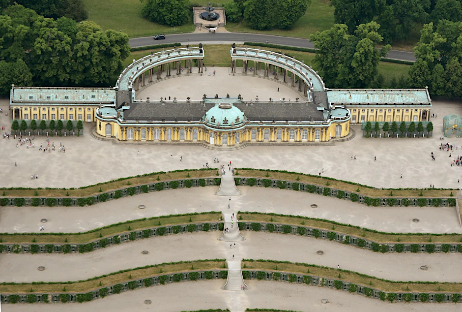 Das beliebte Sanssouci schließt dann 17. 30 Uhr die Pforten.