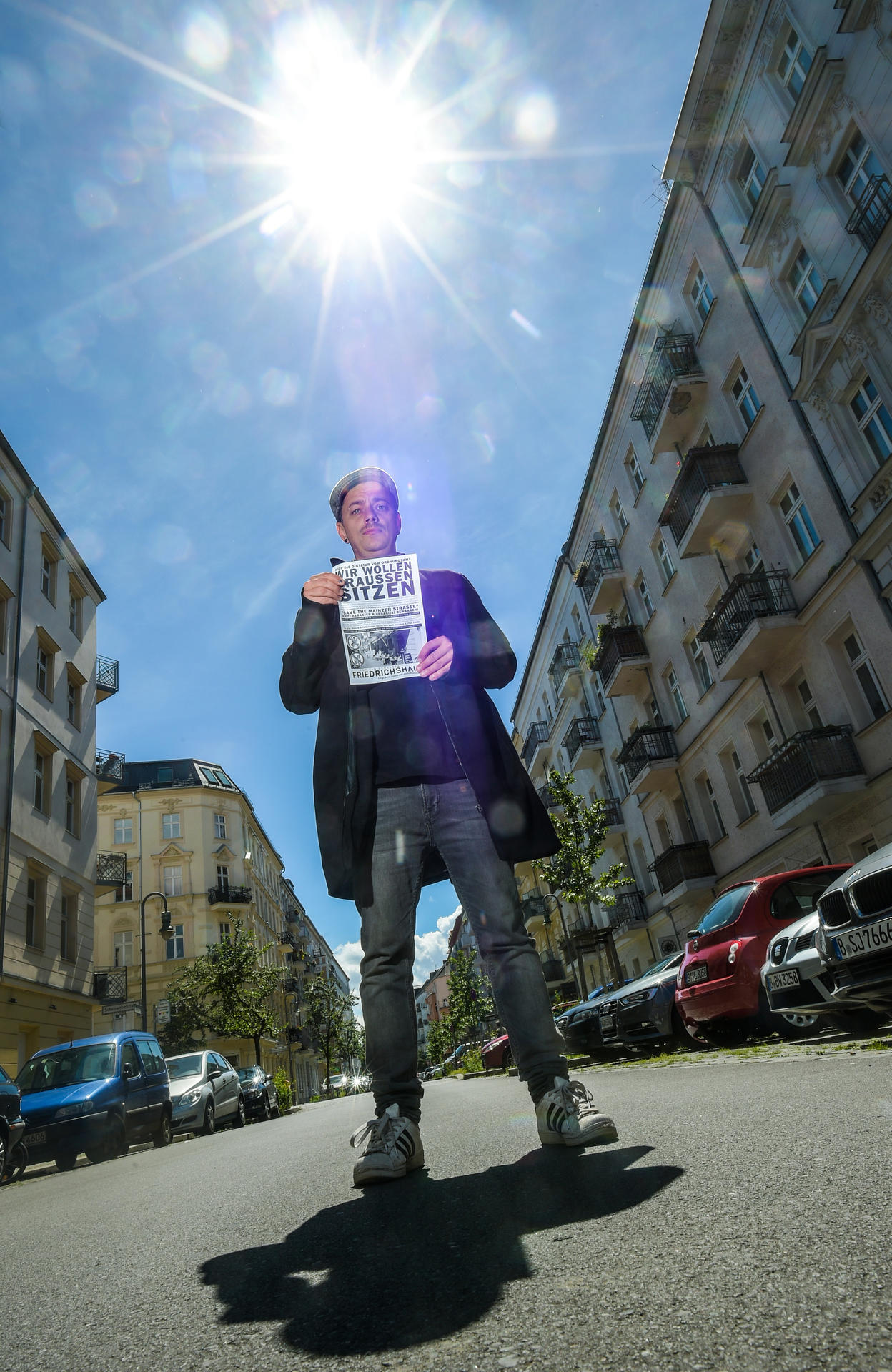 „Wir wollen draußen sitzen!“ Martin Böhm ruft zur Demo für den 24. Juni auf. Er fürchtet, dass der Bezirk den Kiez kaputt reguliert.