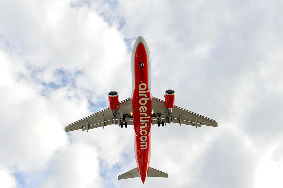 Air Berlin befindet sich im kritischen Sinkflug, steht mit 1,4 Milliarden Euro in den Miesen.
