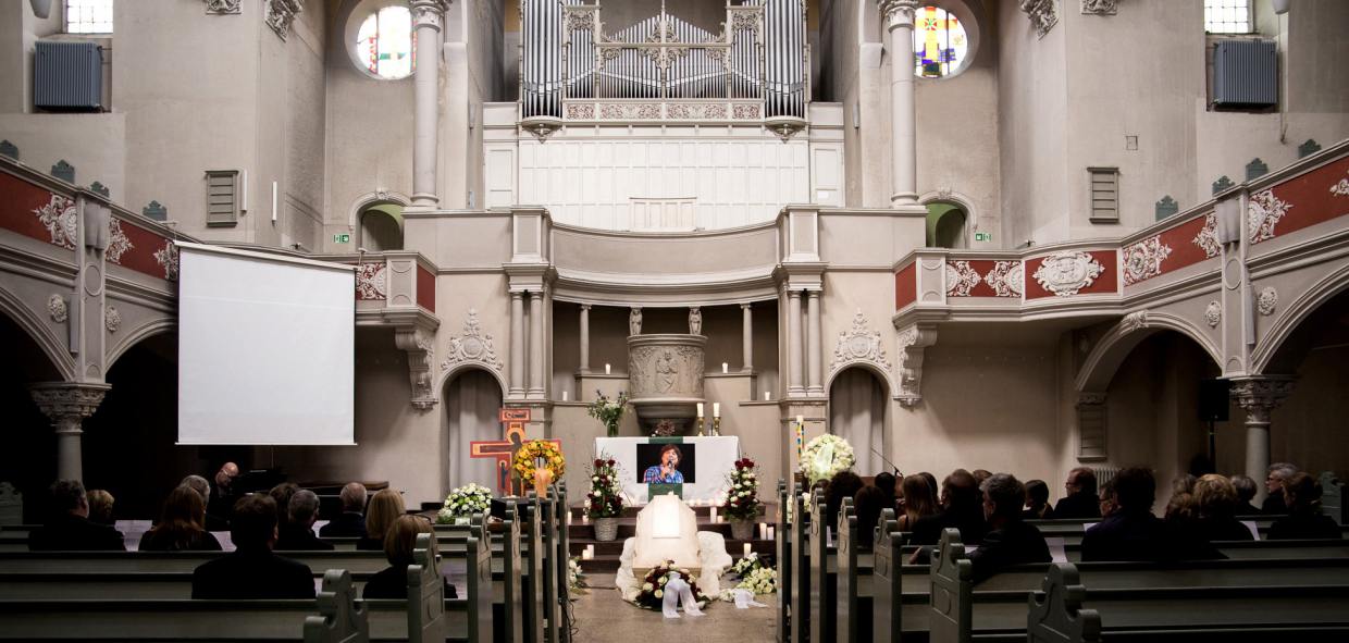 Image - Chris Roberts: Seine Söhne trugen ihn zu Grabe