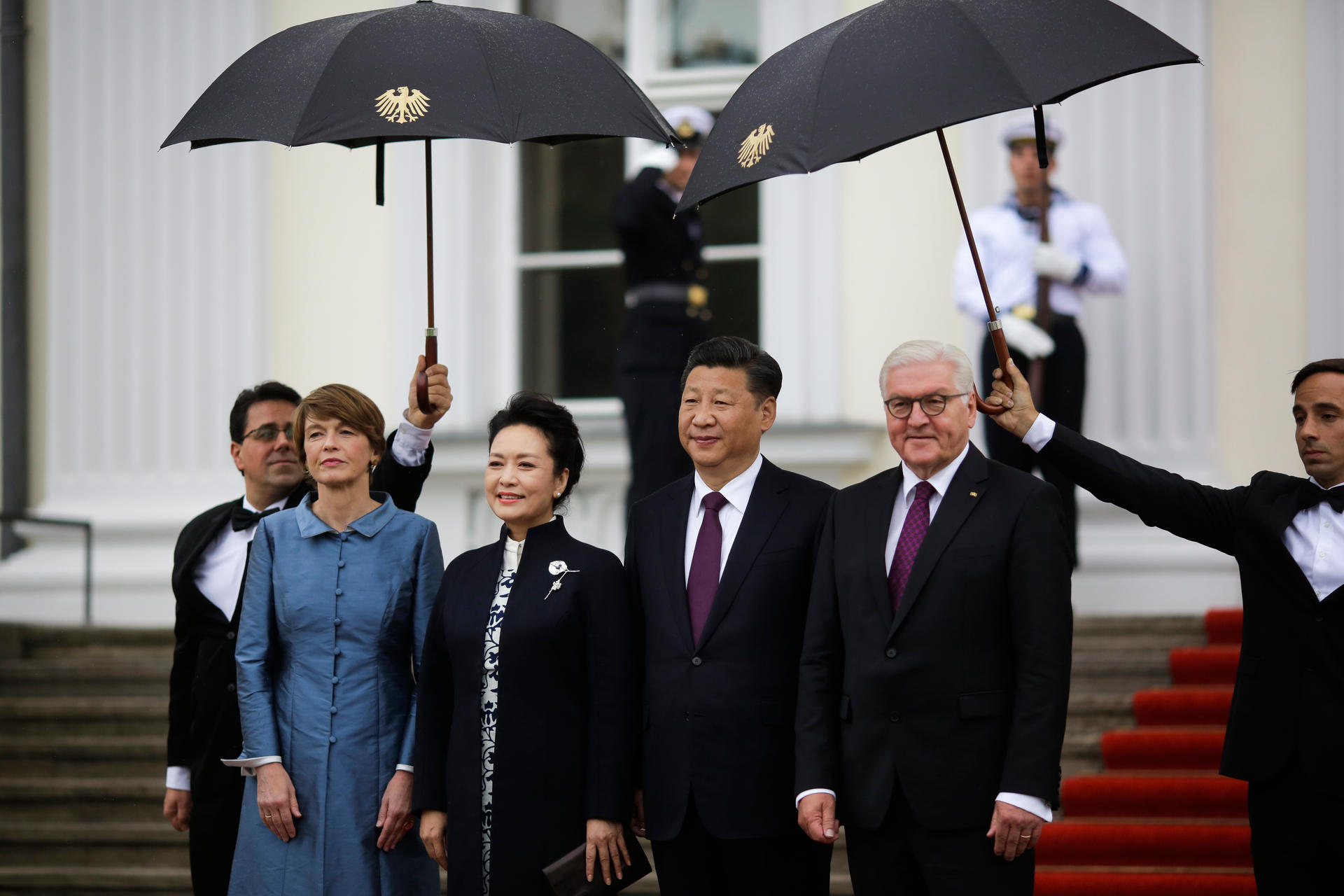 Schloss Bellevue: Bundespräsident Steinmeier begrüßt Chinas Staatschef Xi