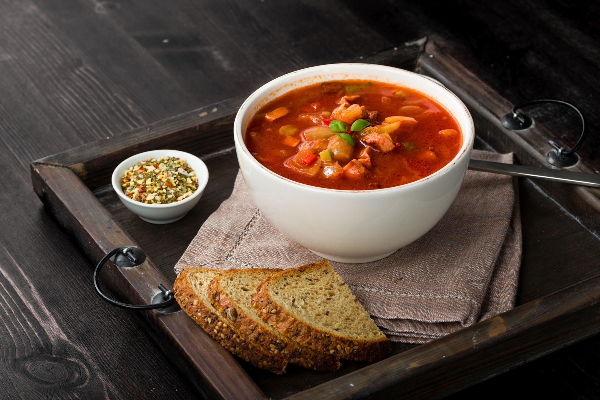 Image - Soljanka, Broiler oder Würzfleisch: So schmeckte die DDR-Küche wirklich