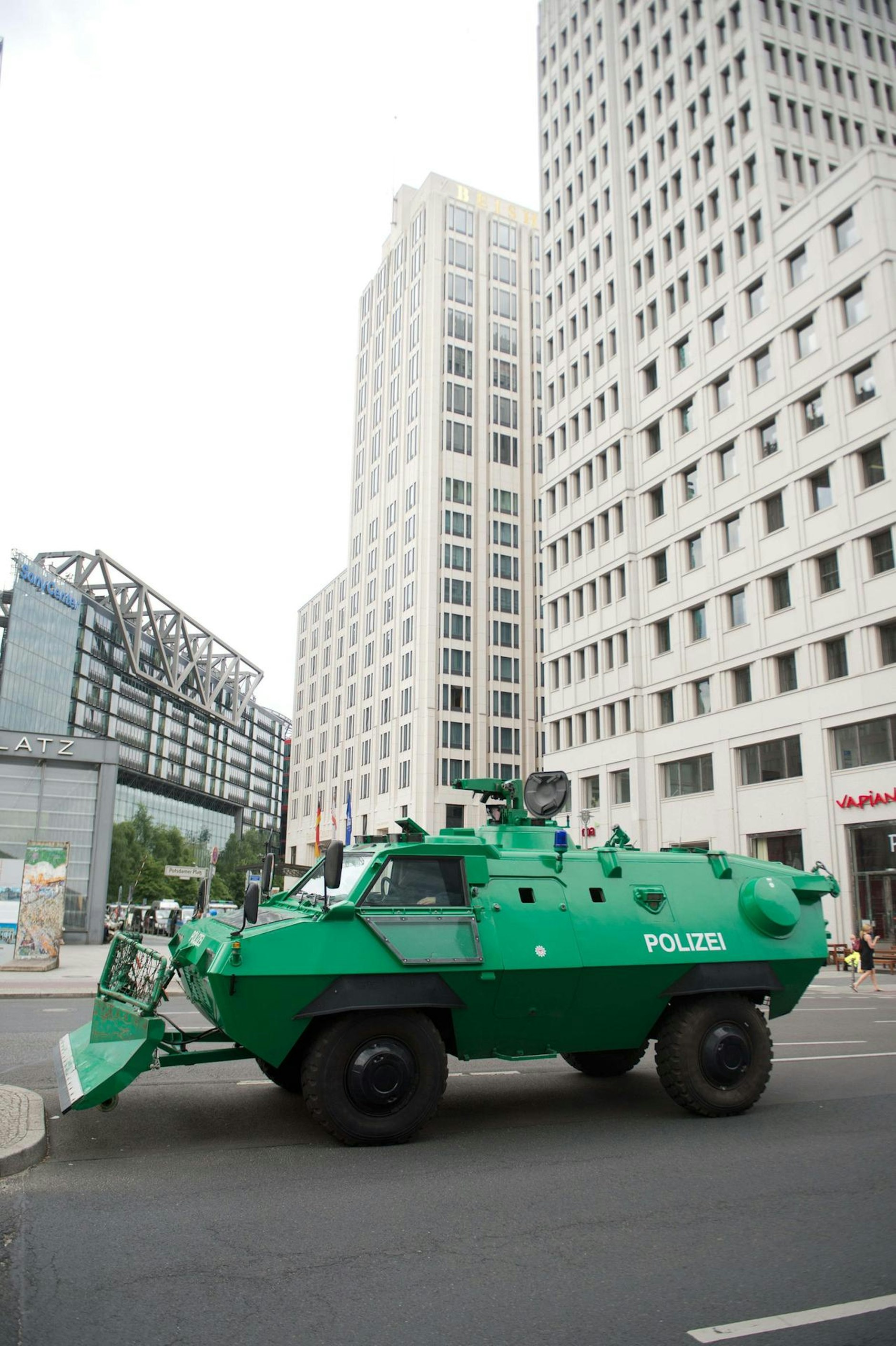 Atombombensicher: Der neue Superpanzer der Berliner Polizei