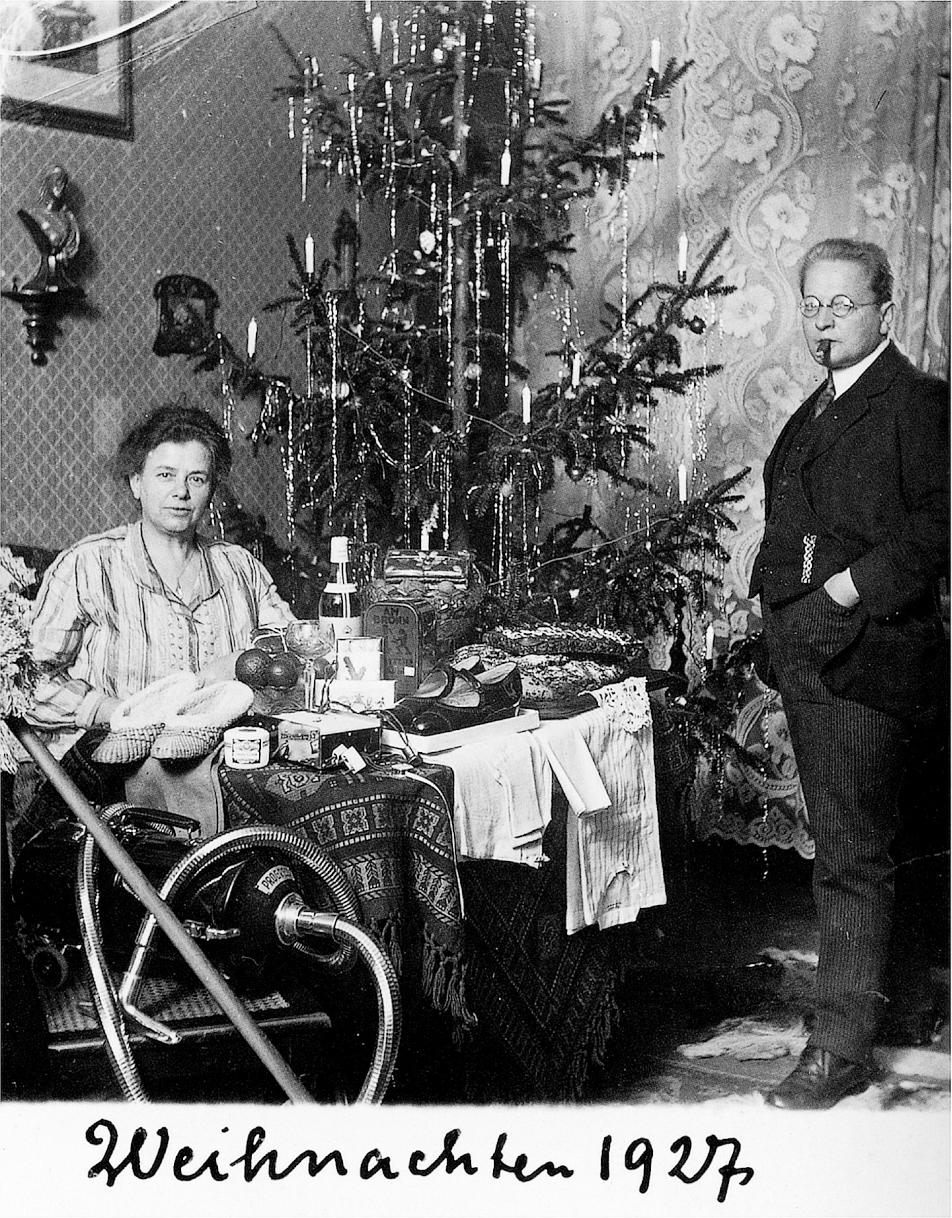 Jeden Heiligabend, von 1900 bis 1942, fotografierte sich ein Berliner