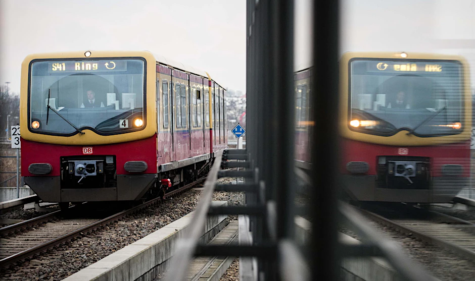 Zug der Linie S41