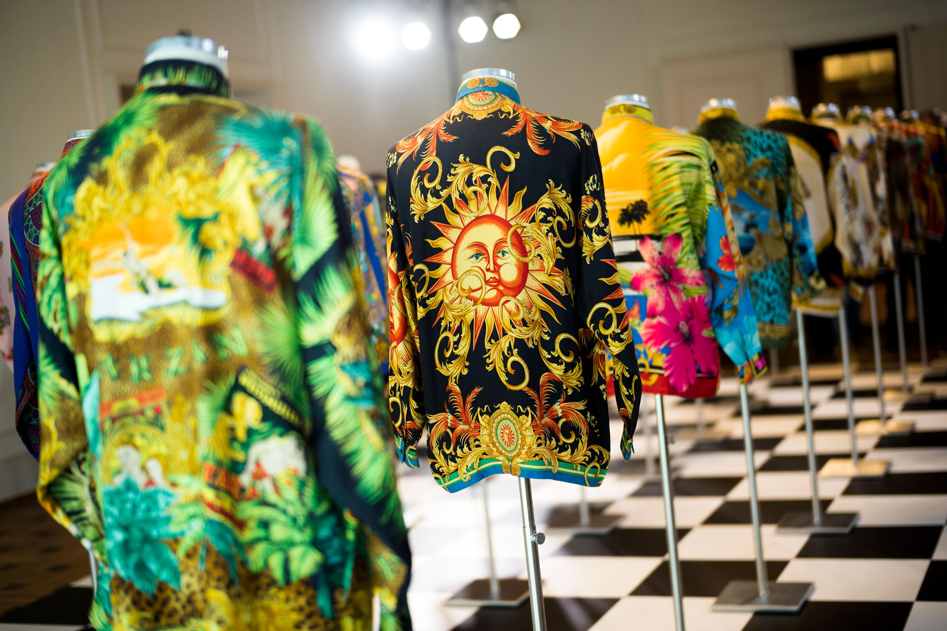 Image - Versace-Ausstellung: Die schrille Blüte eines Mode-Genies