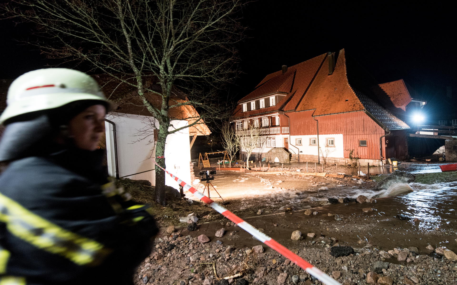 Image - Unwetter-Drama in Süddeutschland: Retterin (28) stirbt bei Hochwasser-Übung