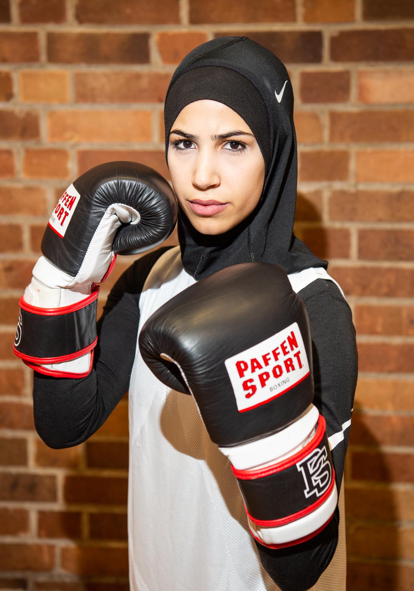 Image - Erste deutsche Boxerin mit Kopftuch: Zaina Nassar glaubt an Allah und ihre Fäuste